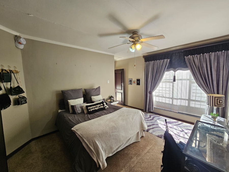 4 Bedroom Property for Sale in Jan Cillierspark Free State